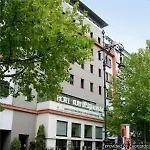 Kurfuerstendamm Am Adenauerplatz 3*