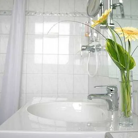 Kurfuerstendamm Am Adenauerplatz Hotell Berlin